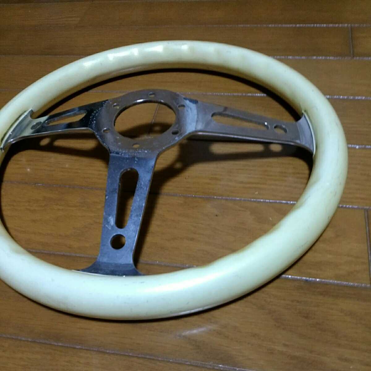 MOMOステアリング 当時物 旧車