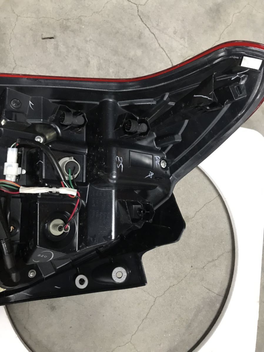 スイフト ZC83S 右 2026年最新Yahoo スズキスイフト(ZC83S)右テール