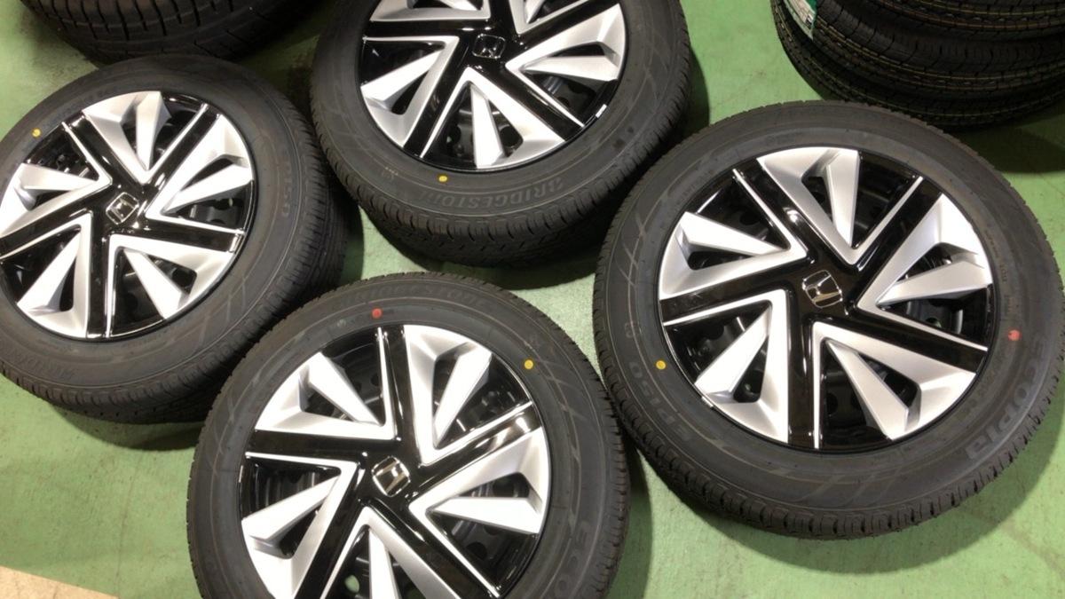 シャトル ホイールキャップ　4本セット ☆フィット シャトル 純正スチールホイール キャップ付き15×6.0J4穴