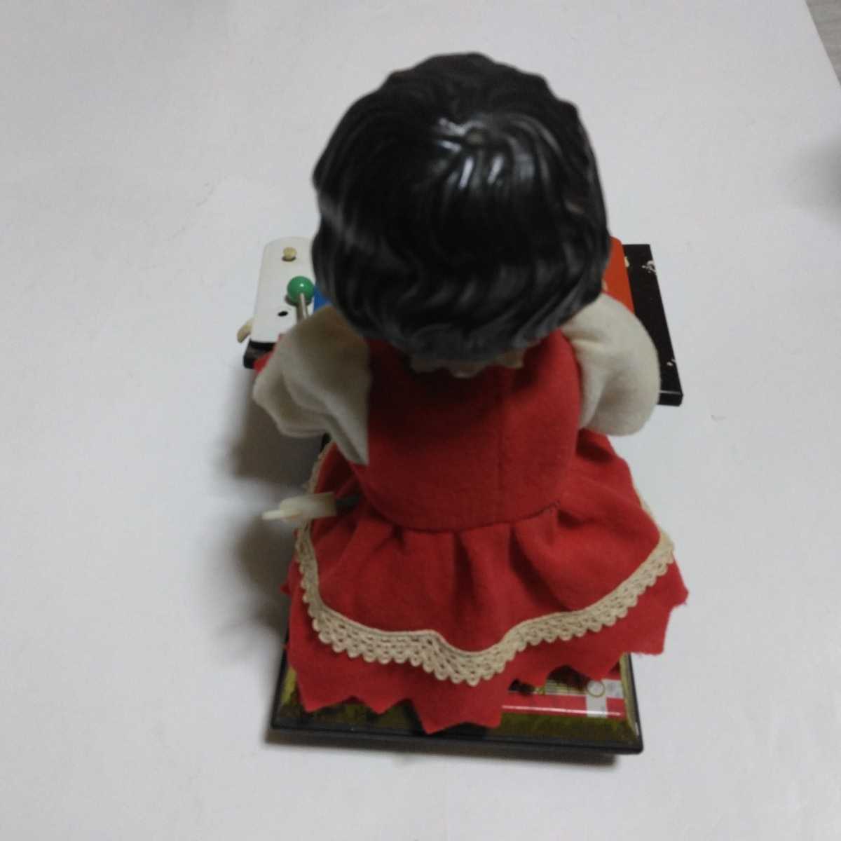 ブリキのおもちゃ 音楽少女 楽器を奏 る女の子 鉄琴 レトロ玩具 ヴィンテージ 人形 ブリキ 売買されたオークション情報 Yahooの商品情報をアーカイブ公開 オークファン Aucfan Com