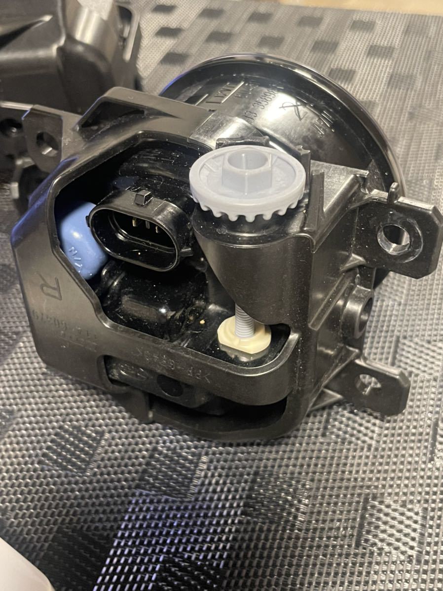 SUBARU　アウトバック　BT5純正フォグランプ左右セットH4517FL100 SUBARU アウトバック BT5純正フォグランプ左右セットH4517FL100 - メルカリ