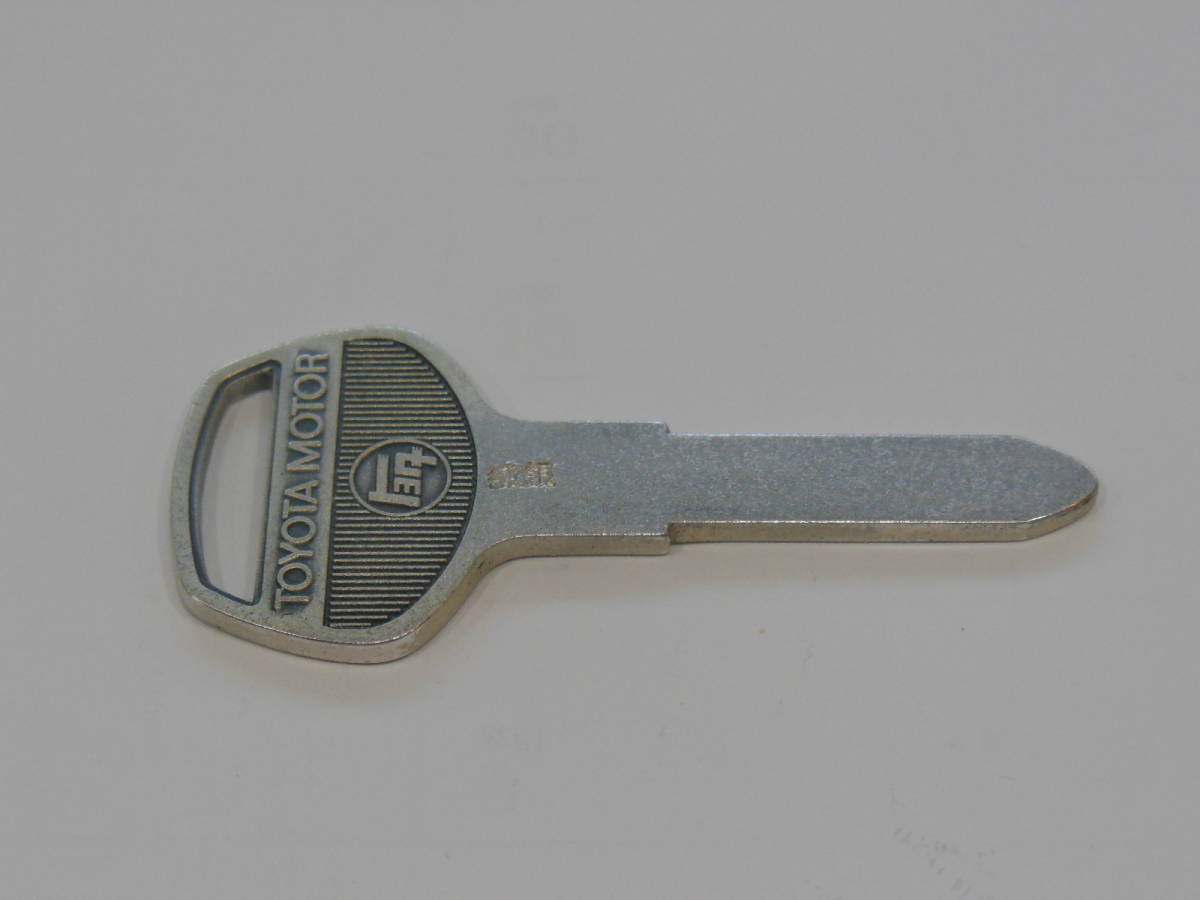 TOYOTA MOTOR key KEY SILVER 1972年TOYOTA 純銀 レアTOYOTA TOYO-24 