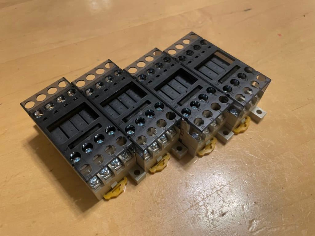 新品未使用オムロンターミナルリレーG6D-F4B DC24V 4個セット G6D-F4B