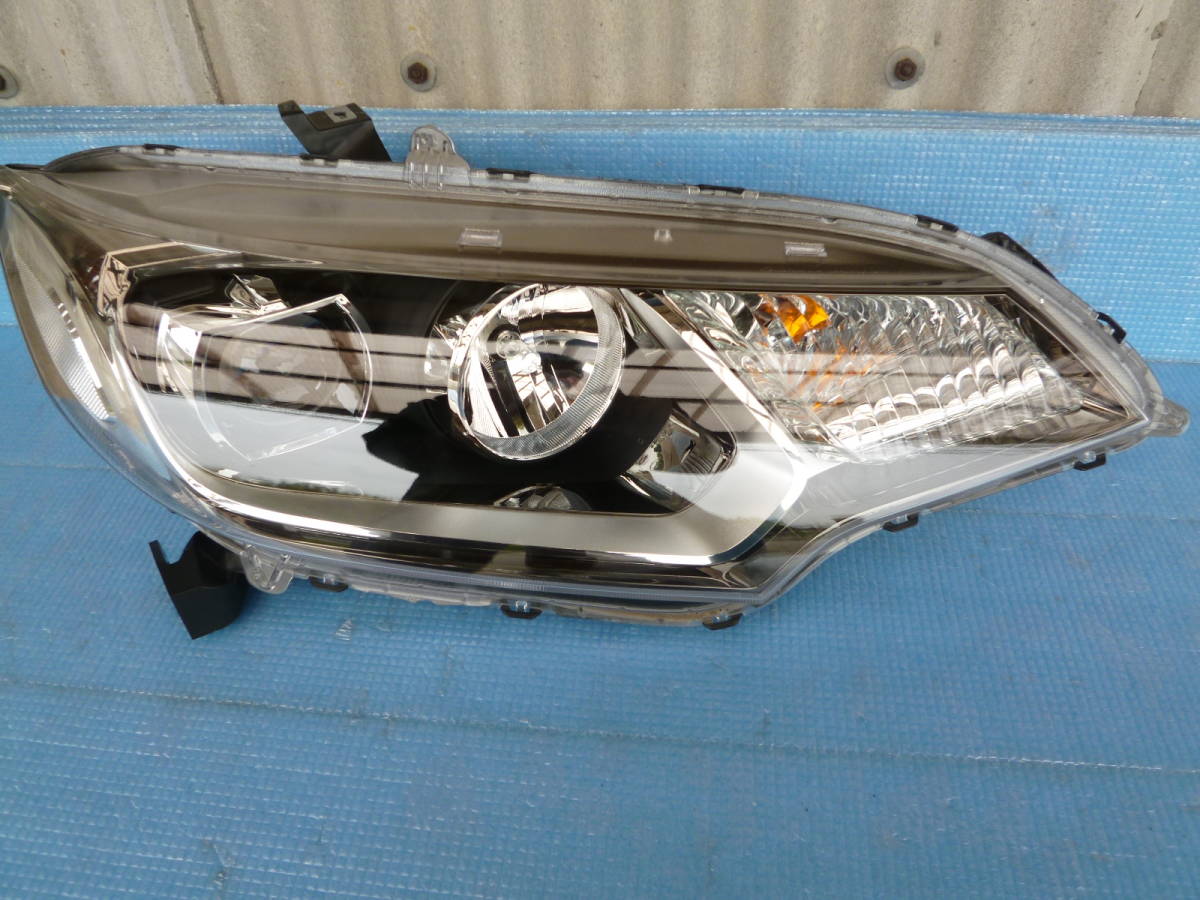 ホンダ 純正 フィット GP5/GP6 前期 LED 右ヘッドライト 右ヘッド