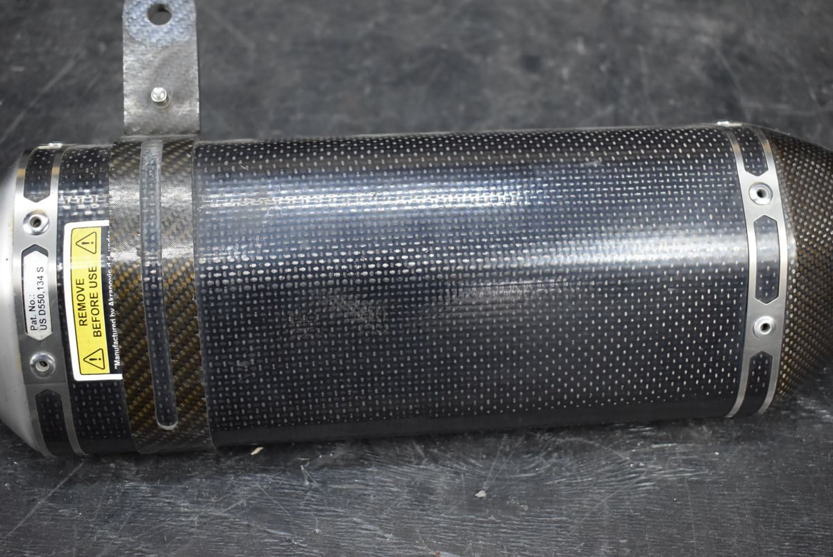 アクラポビッチスリップオンマフラーninja250 AKRAPOVIC(アクラポ 
