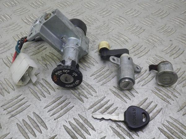 キムコ スーパー9S RFBS1001043501*** メインキーセット