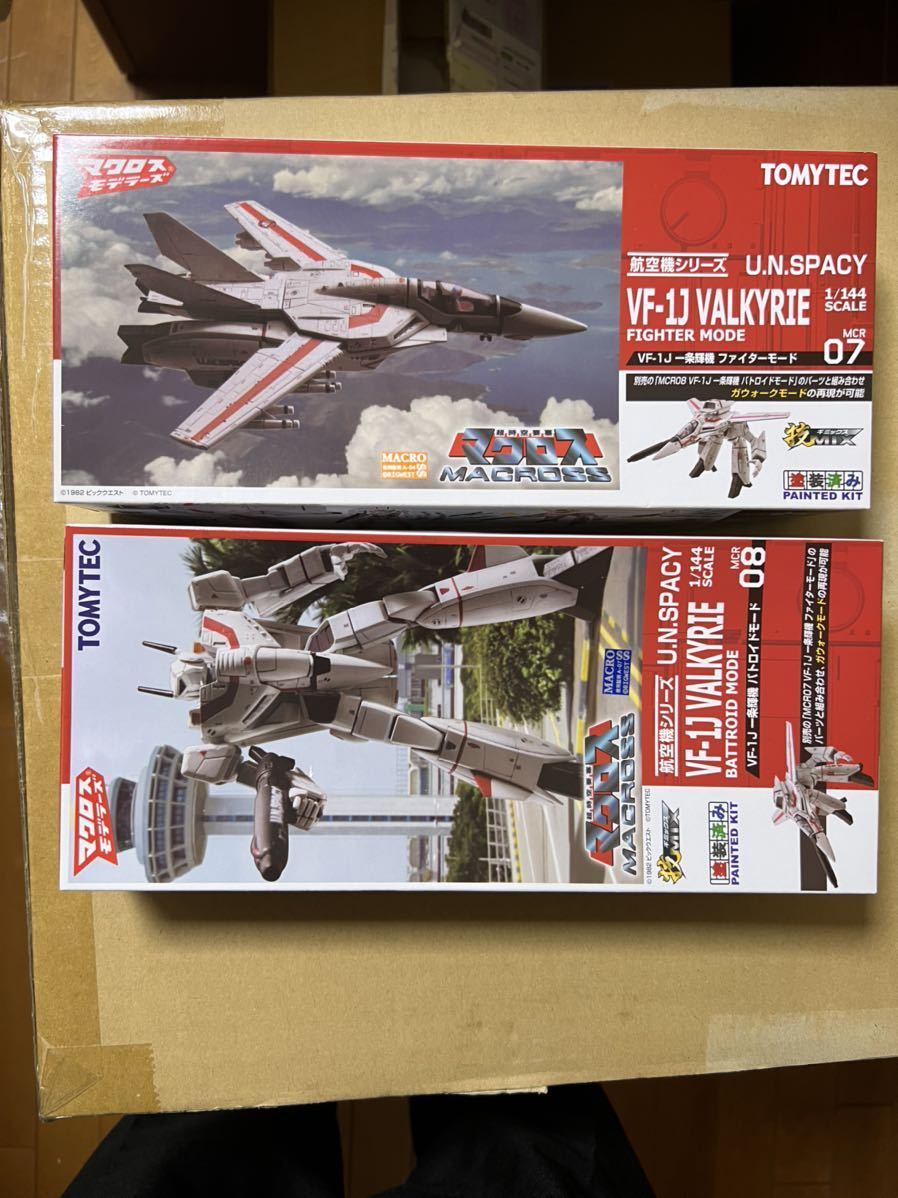 TOMYTEC 1/144 VF-1S VALKYRIE マクロス TOMYTEC 1/144 VF-1S VALKYRIE