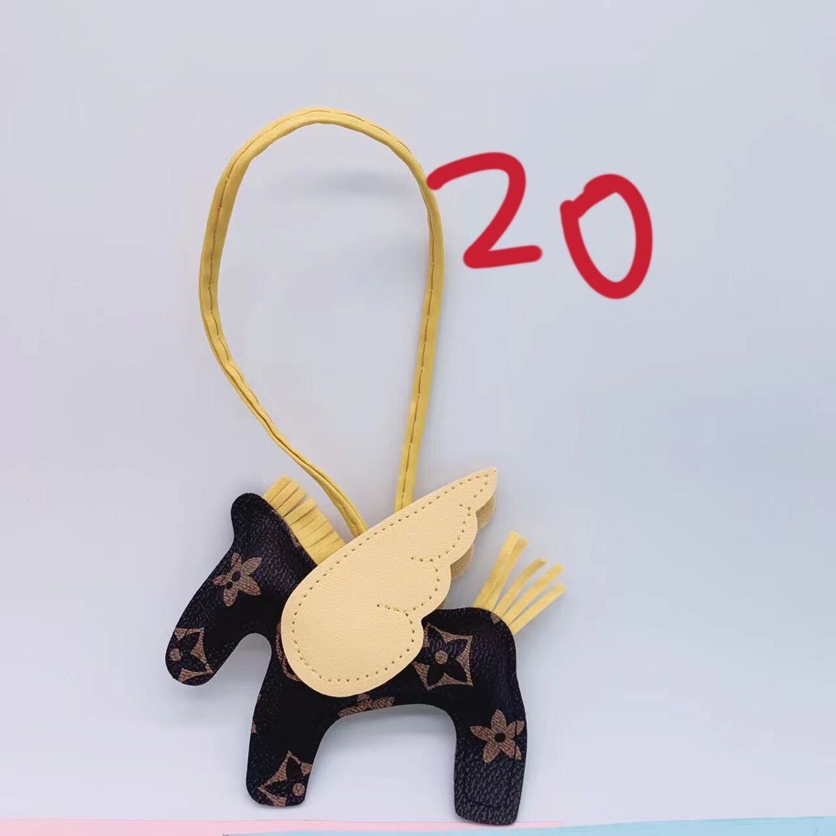 キーホルダー バッグチャーム 馬 おしゃれ 革 本革 アクセサリー レザー 皮革 牛革 ウマ 飾り かわいい 縁起の良い 小型 国内最大級のハンドメイド