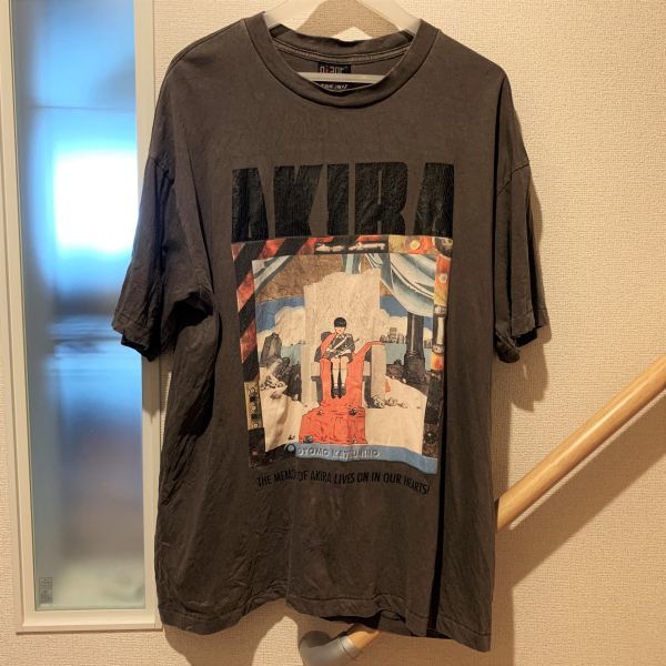 ヴィンテージ 古着 サイズM てつお 椅子 AKIRA 古着 Tシャツ 