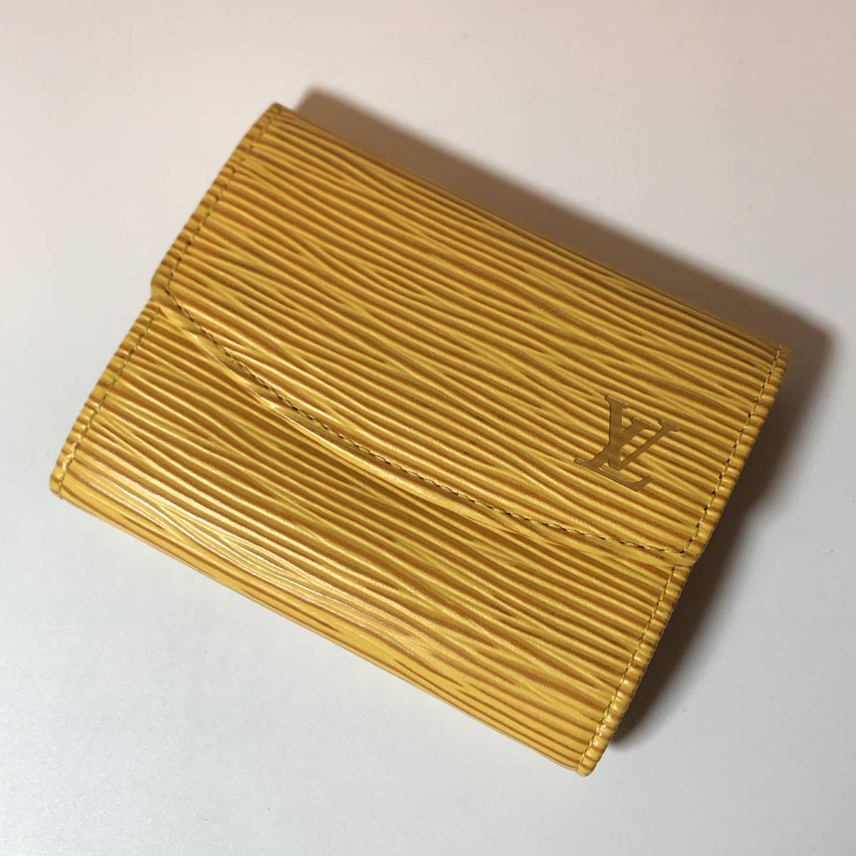 【品質保証，限定SALE】 22050137 ルイヴィトン エピ ポルトモネ サーンプル 小銭入れ コインケース カードケース イエロー黄 パープル紫 M63419(エピライン)｜売買されたオークション情報、yahooの商品情報をアーカイブ 服飾小物