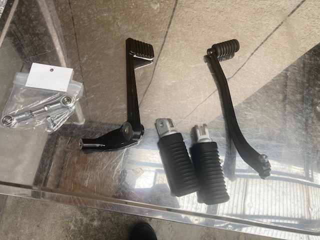 新車外し　ハーレー　純正　2021年式 ソフテイル FXLRS ローライダーS　ステップ左右 　ブレーキ　シフトレバーセット