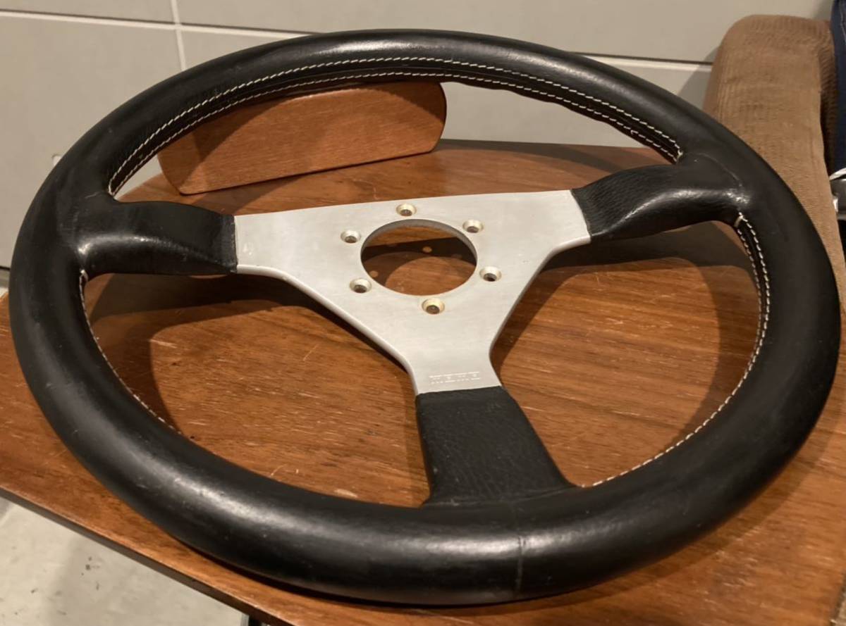 momo ステアリング　80年代 MOMOモモ ステアリング 80年から90年代の車種などにも 当時物 旧