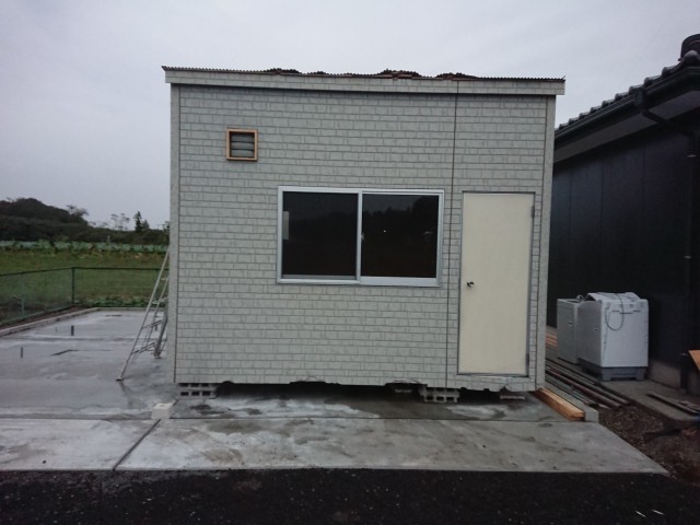 プレハブ スーパーハウス ユニットハウス DIYベース 事務所 小屋 物置 