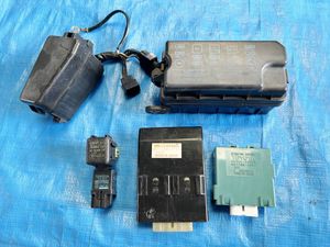 三菱 デボネア A33 スイッチ類 ヒューズボックス ホーン 部品 旧車 パーツ Www Metrorailnews In