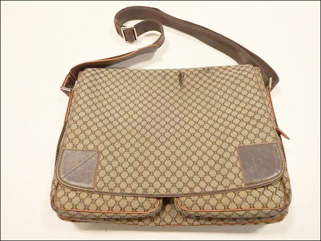 2026 CELINE セリーヌ ARS0/25 ショルダーバッグ キャンバス レザー/本体のみ(ショルダーバッグ)｜売買されたオークション情報、yahooの商品情報をアーカイブ公開 - オークファン かばん、バッグ
