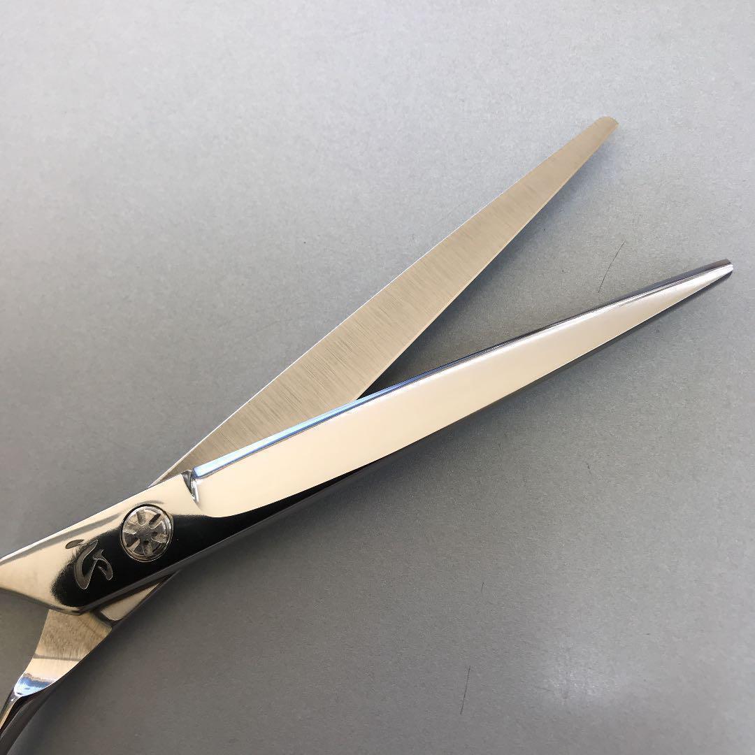 ７インチレフティシザー（左利き用）抜群の安定感でフィット！　理容師　美容師　美容　理容　鋏　ハサミ　カット　散髪　シザー　トリマー