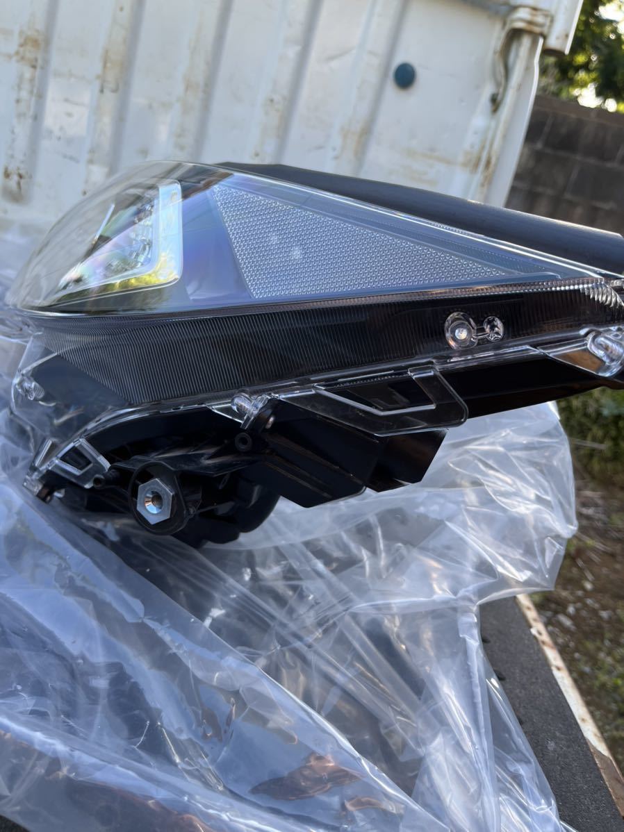 トヨタ RAV4 HV AXAH52/AXAH54 純正 LED 左ヘッドライト 【公式通販】