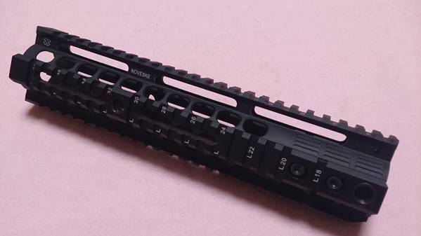 NOVESK 10インチ Quad FF ハンドガード M4