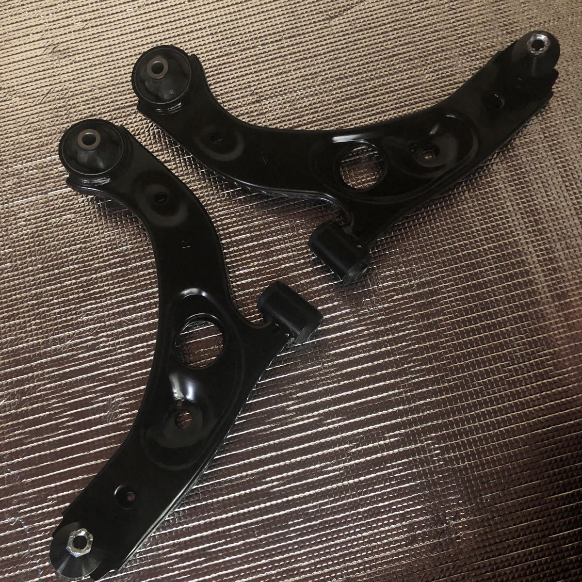 タントL350S ロアアーム新品左右セット