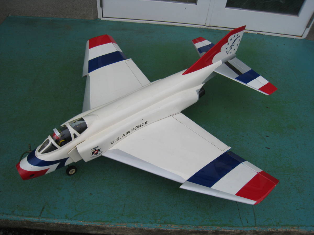 エンジン機　F4F ファントム？　引き込み脚、フラップ装備　中古、、、TA 　★発送不可　埼玉県所沢市手渡し限定