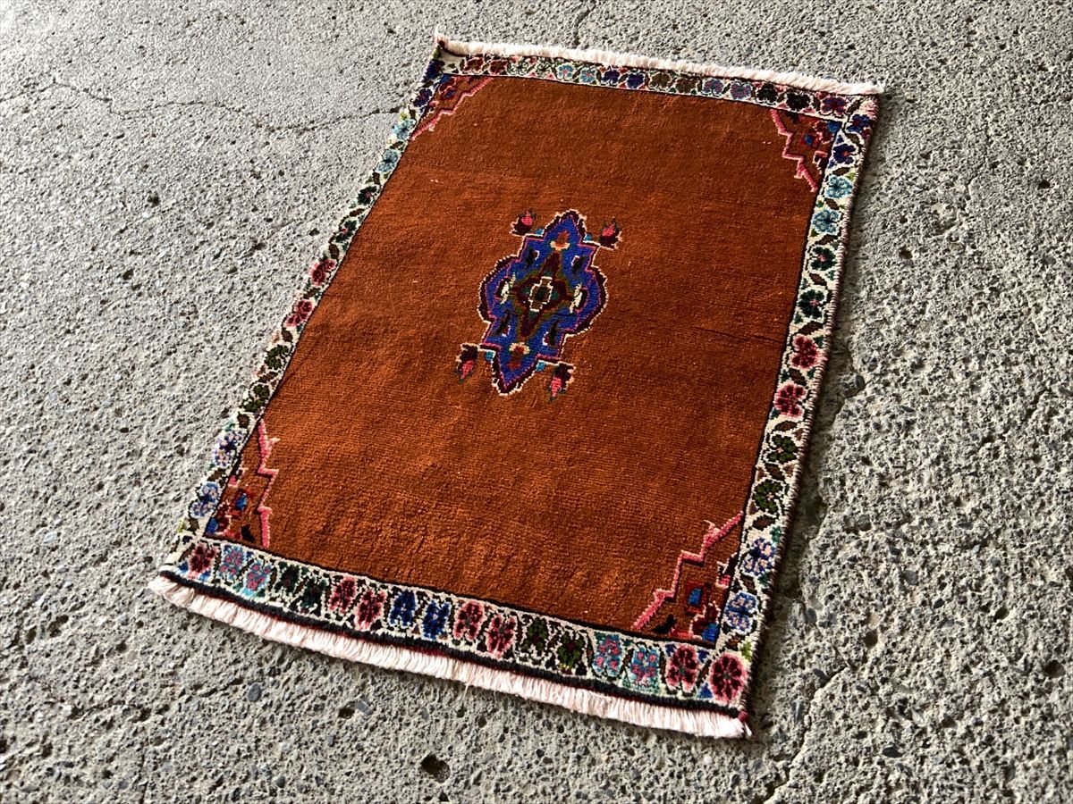 シラーズ産92×66cm ペルシャ絨毯 絨毯 ラグ アンティーク家具 マジック 