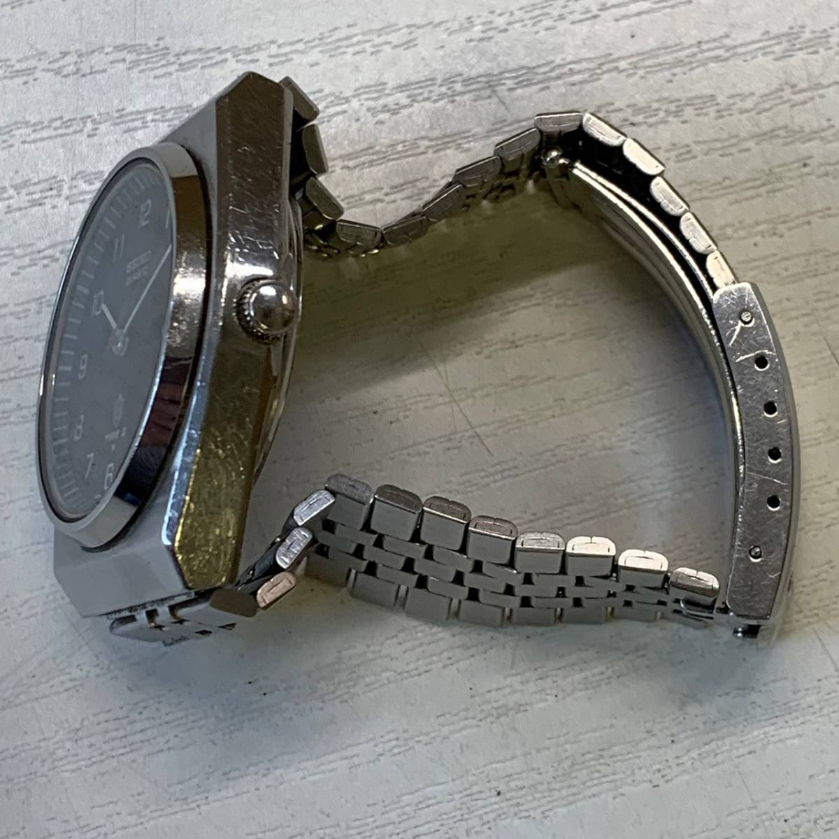 SEIKO セイコー QUARTZ TYPE Ⅱ タイプ2 赤針 黒文字盤 クォーツ 0903 
