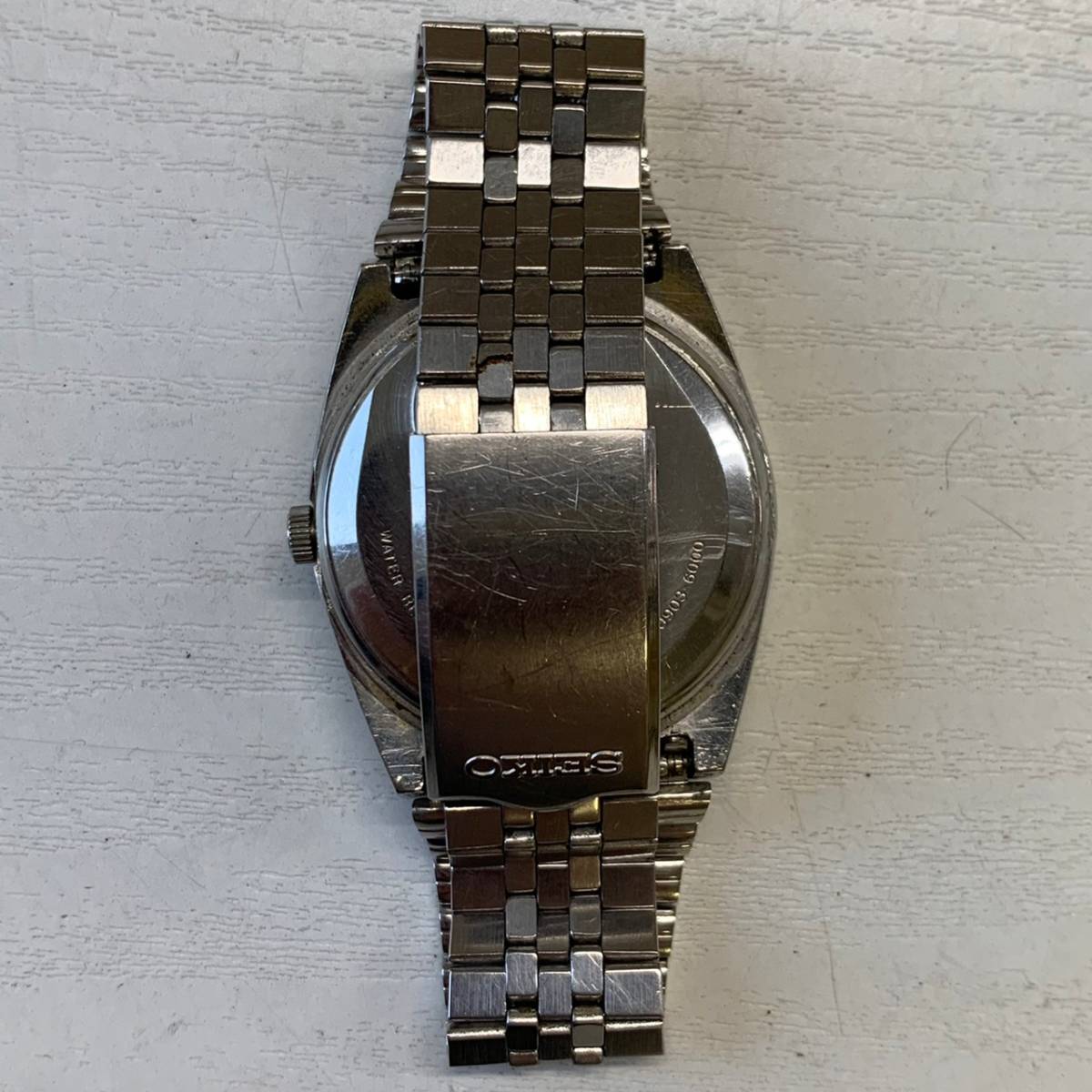 SEIKO セイコー QUARTZ TYPE Ⅱ タイプ2 赤針 黒文字盤 クォーツ 0903 