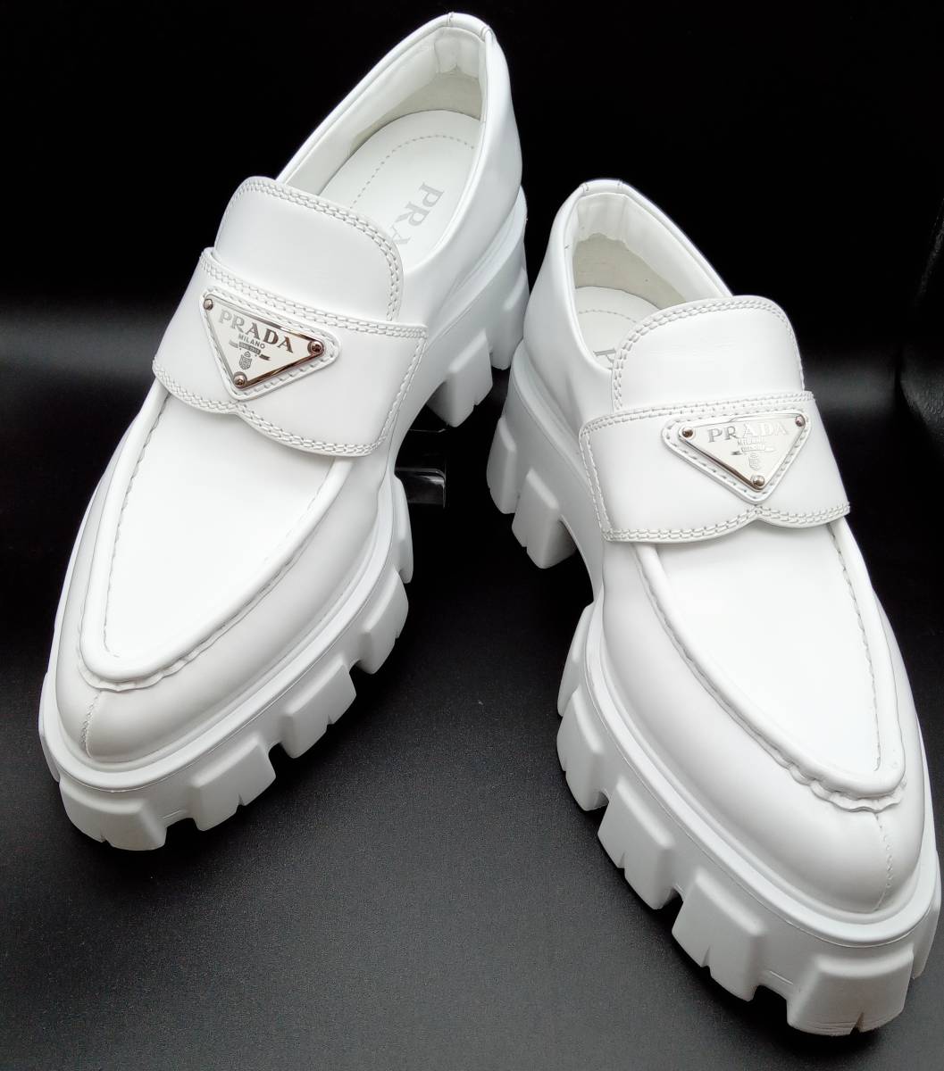  PRADA モノリス ブラッシュ ドレザー ポインテッドトゥローファー 参考価格 148 500円 1D663M サイズ表記36 ホワイト 店舗受取可(女性用)｜売買されたオークション情報、yahooの商品情報をアーカイ 靴