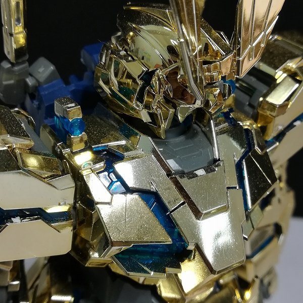 MGユニコーンガンダム3号機とシナンジュスタイン