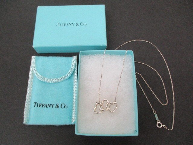 Tiffany & Co. ティファニー トリプルハートネックレス じ*ん様