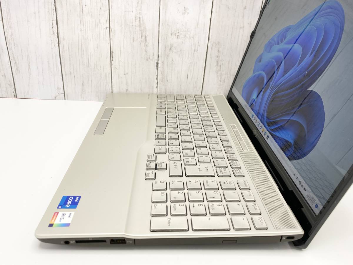 富士通 ノートPC AH53/E3 第11世代Core i7-1165G7 ジャンク品