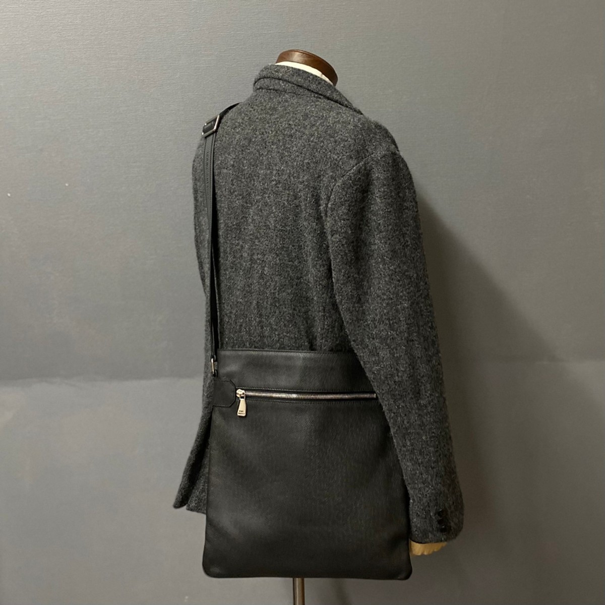 1円 極 美品 LOUIS VUITTON ヴィトン タイガ サシャ レザー 本革 