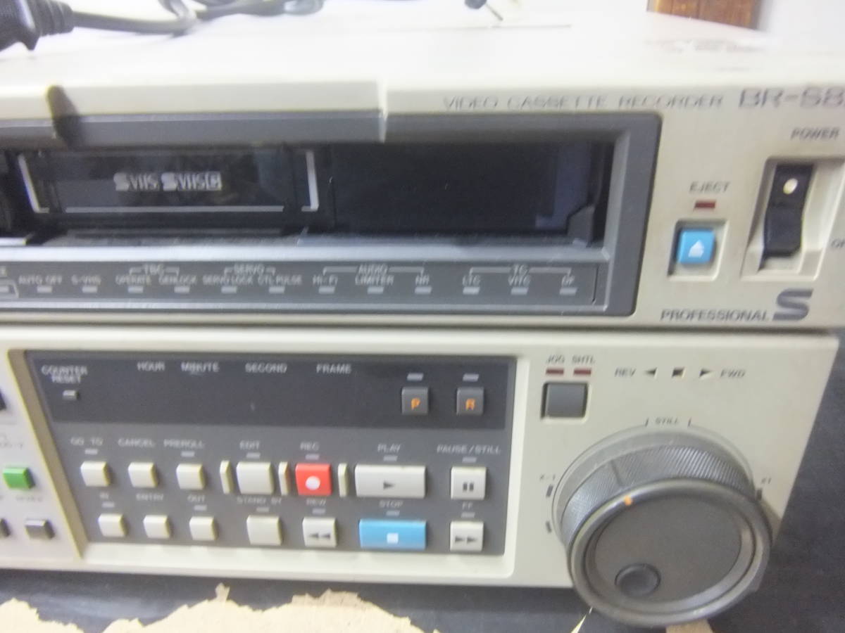 中古◆ビデオカセットレコーダー◆ビクター◆BR-S822B◆通電確認済　U-10141 Victor ビクター 業務用 S-VHSビデオ ○[中古品]Victor VHS＆S-VHS