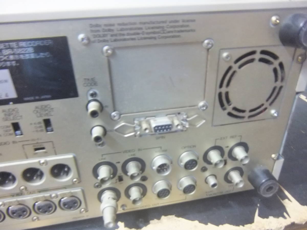 中古◆ビデオカセットレコーダー◆ビクター◆BR-S822B◆通電確認済　U-10141 Victor ビクター 業務用 S-VHSビデオ ○[中古品]Victor VHS＆S-VHS