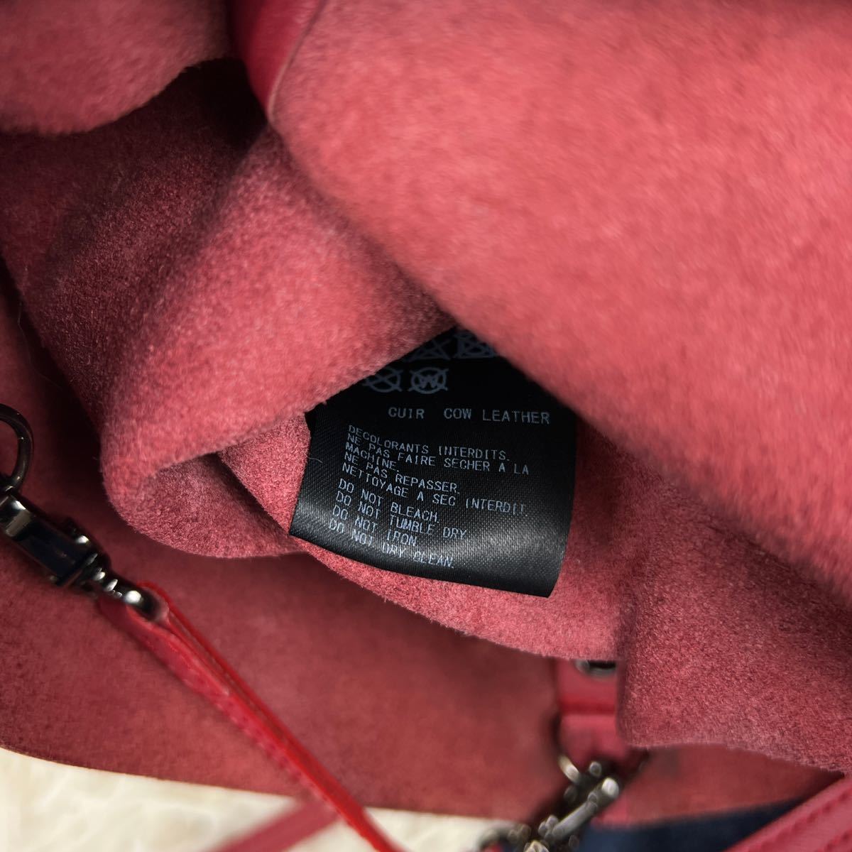 Yohji Yamamoto GINZA discord SIX EXCLUSIVE | ディスコード – Yamamoto、GINZA SIX店限定 “TULIPS”から新色 ヨウジヤマモト」の LINEN Y ヨウジヤマモト“いびつな造形”のレザーバッグ、口金