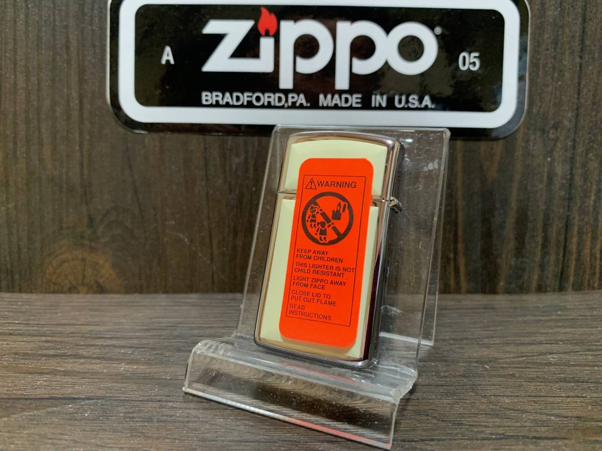 大量出品中!!【希少】新品 2000年製 Zippo 