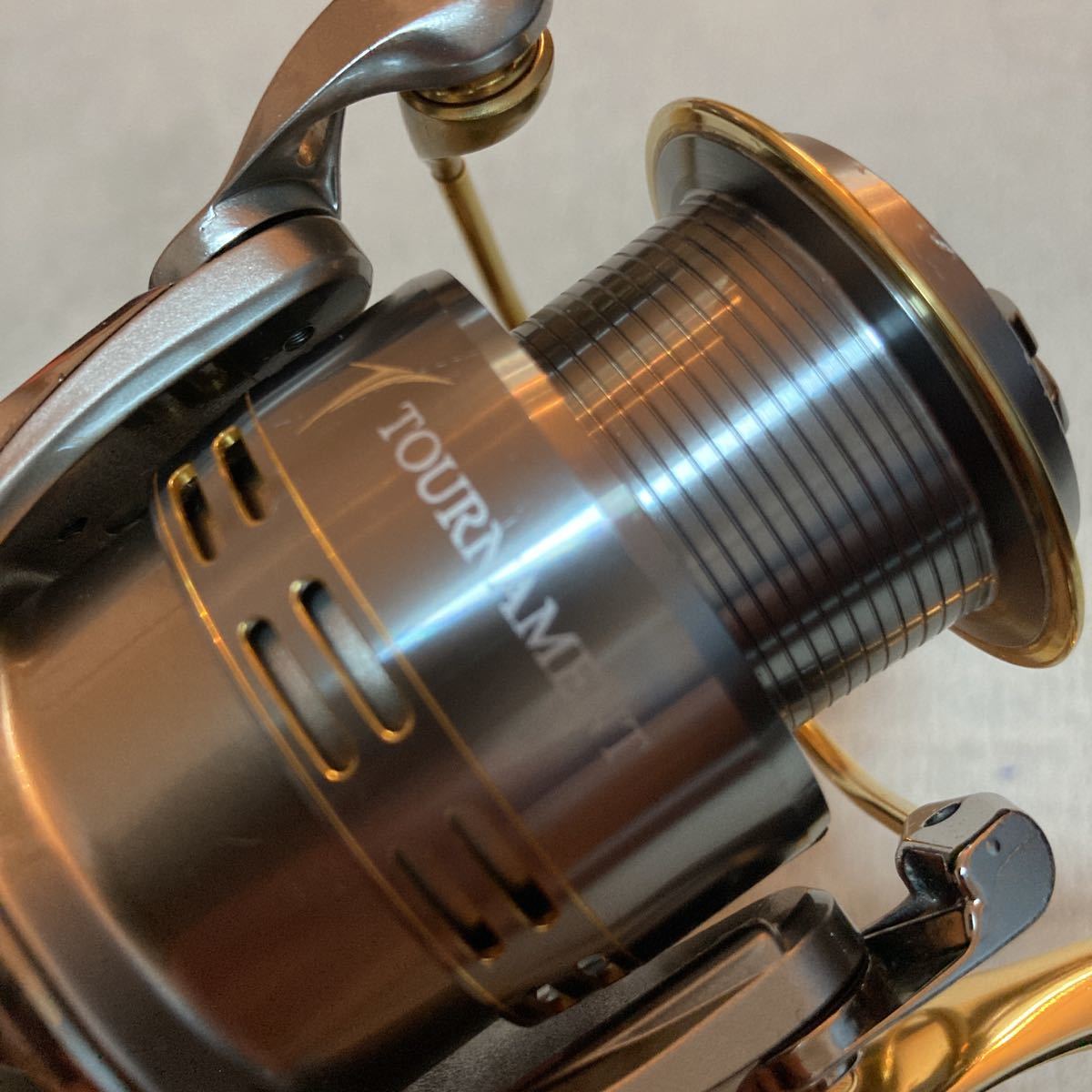 ISO トーナメント ダイワ 06 Z Z2500LBD ダイワ(Daiwa) Zの通販