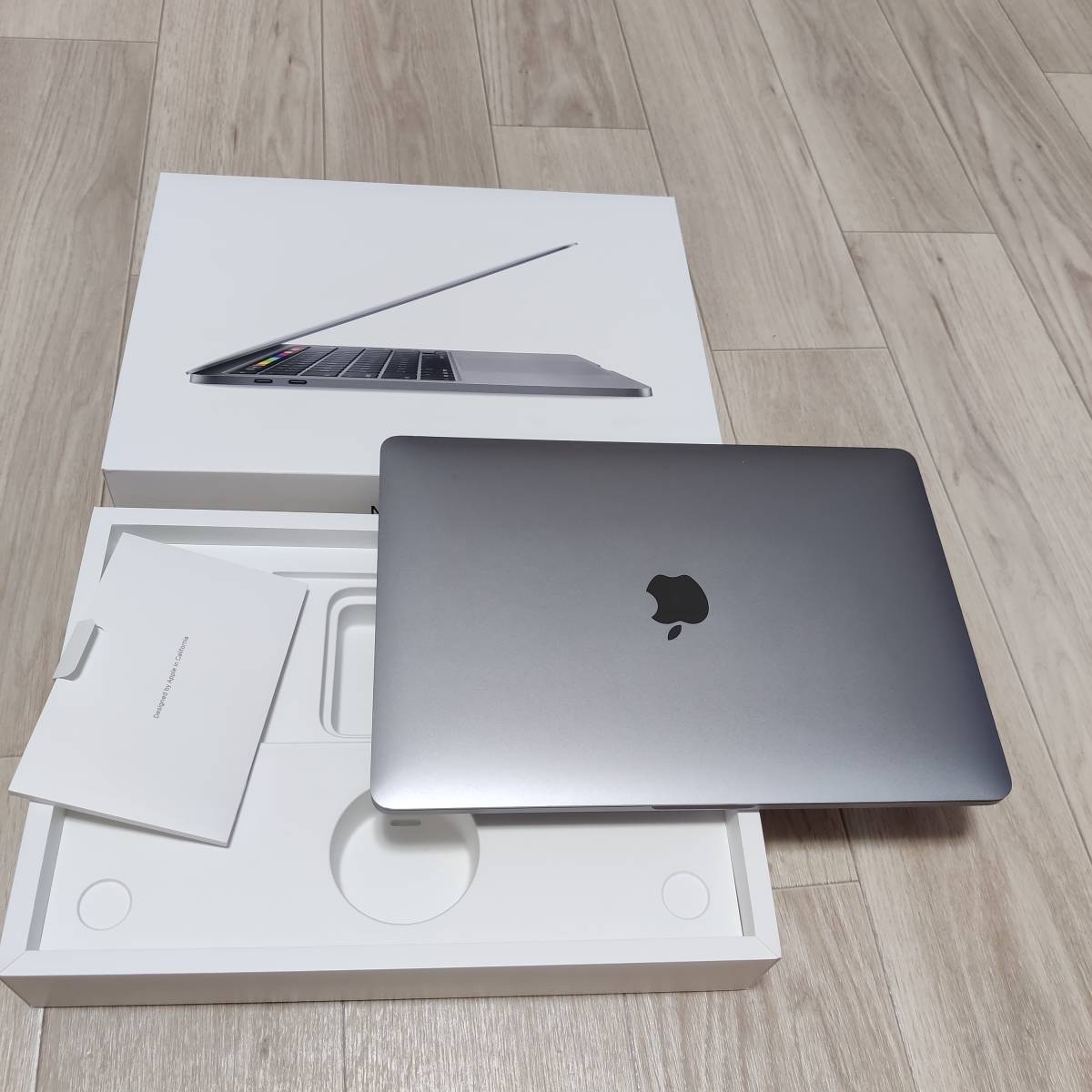 Pro MacBook A2289 Apple 0 - 13インチ 1 (13-inch, i5 Bar 256GB i5⁄8GB