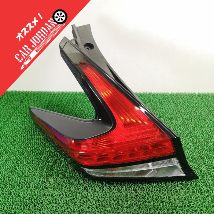 ZE1【左 テールランプ/ライト】R2 日産 リーフ X (2.6万km) ICHIKOH D212 LEA2