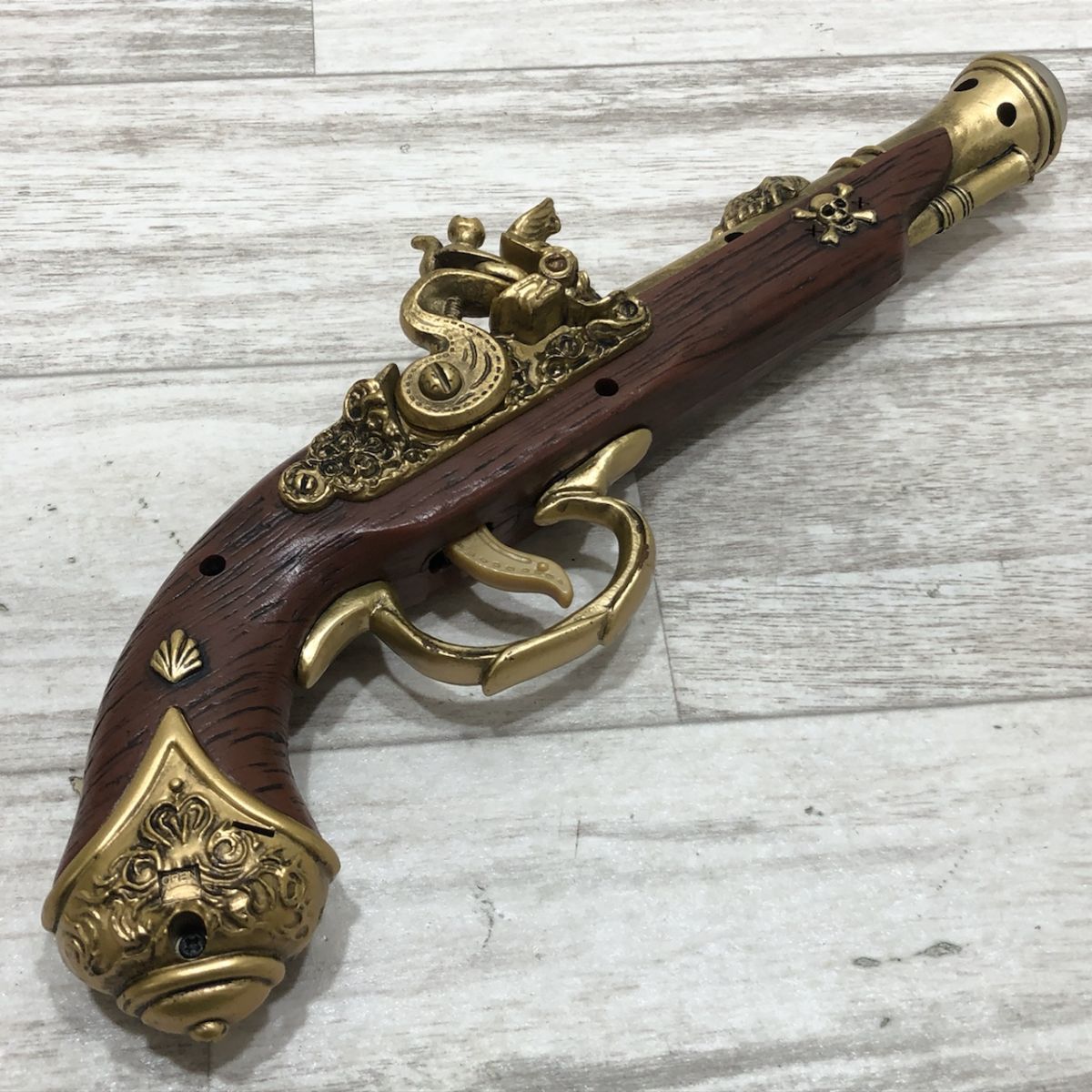 ☆東京ディズニーランド カリブの海賊 アンティーク 2連銃 金属製 