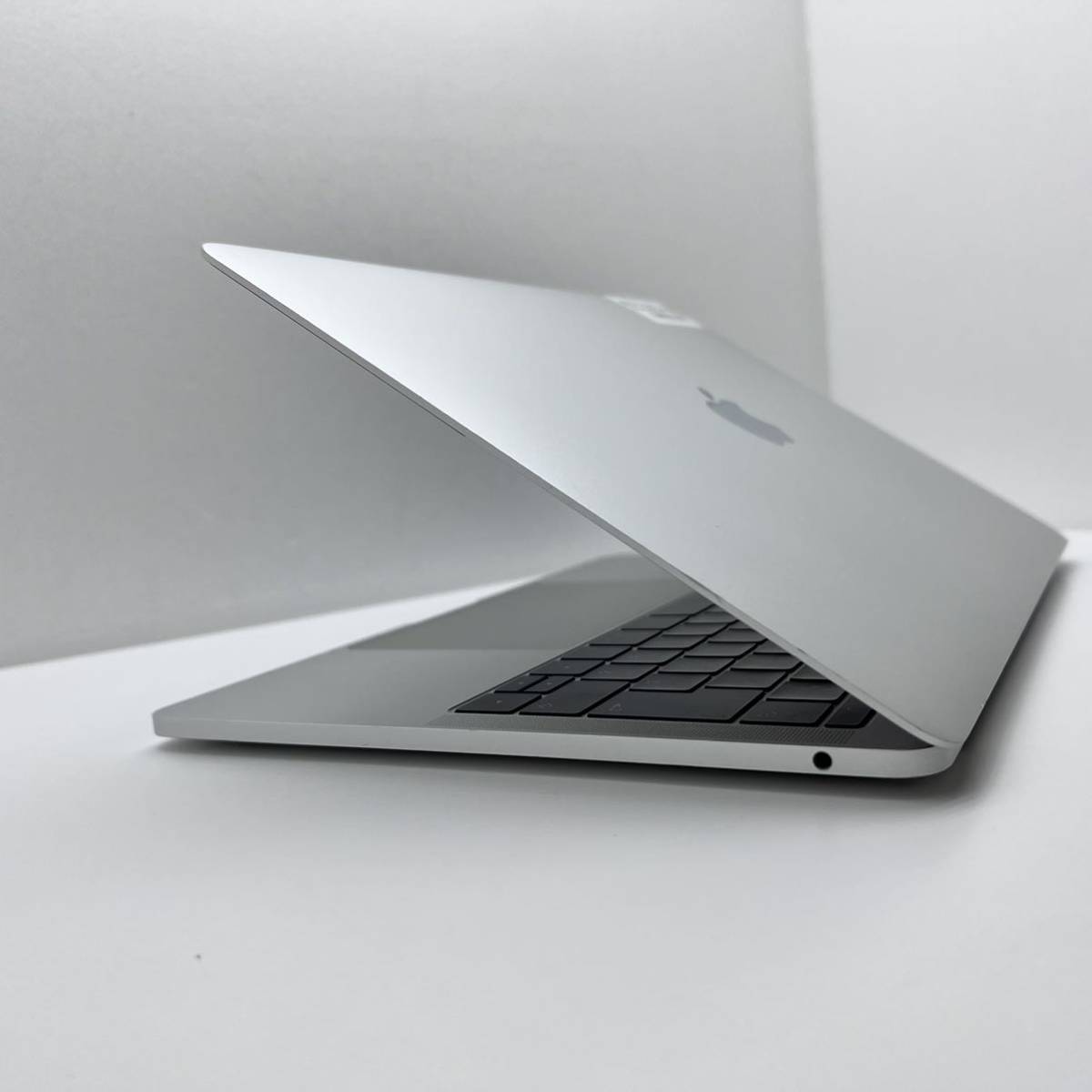 MacBook Pro2016/13inch/CPU Intel Core i5/8GB/SSD256GB/Office2021
