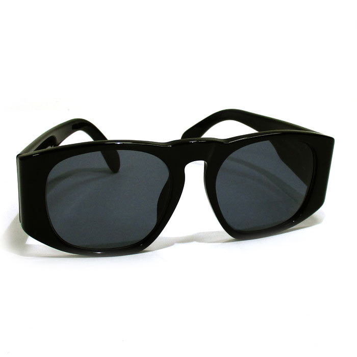 【人気，正規品】 CHANEL サングラス ココマーク プラスチック ブラック 01451 94305(サングラス)｜売買されたオークション情報、yahooの商品情報をアーカイブ公開 - オークファン 服飾小物