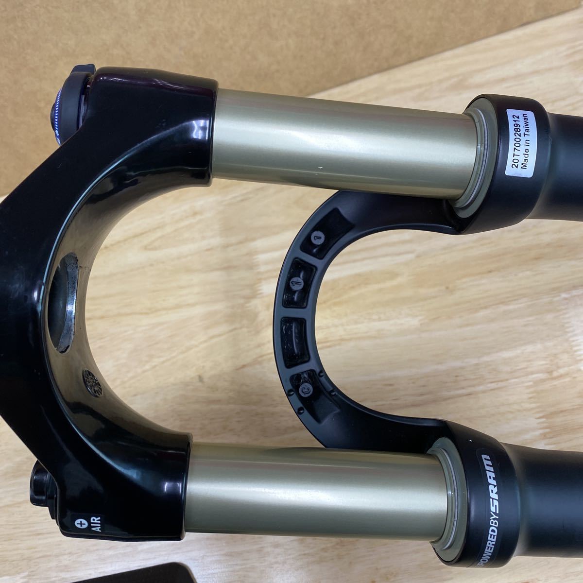 ROCKSHOX RECON 351 SOLO AIR（26インチ）※匿名配送 【公式