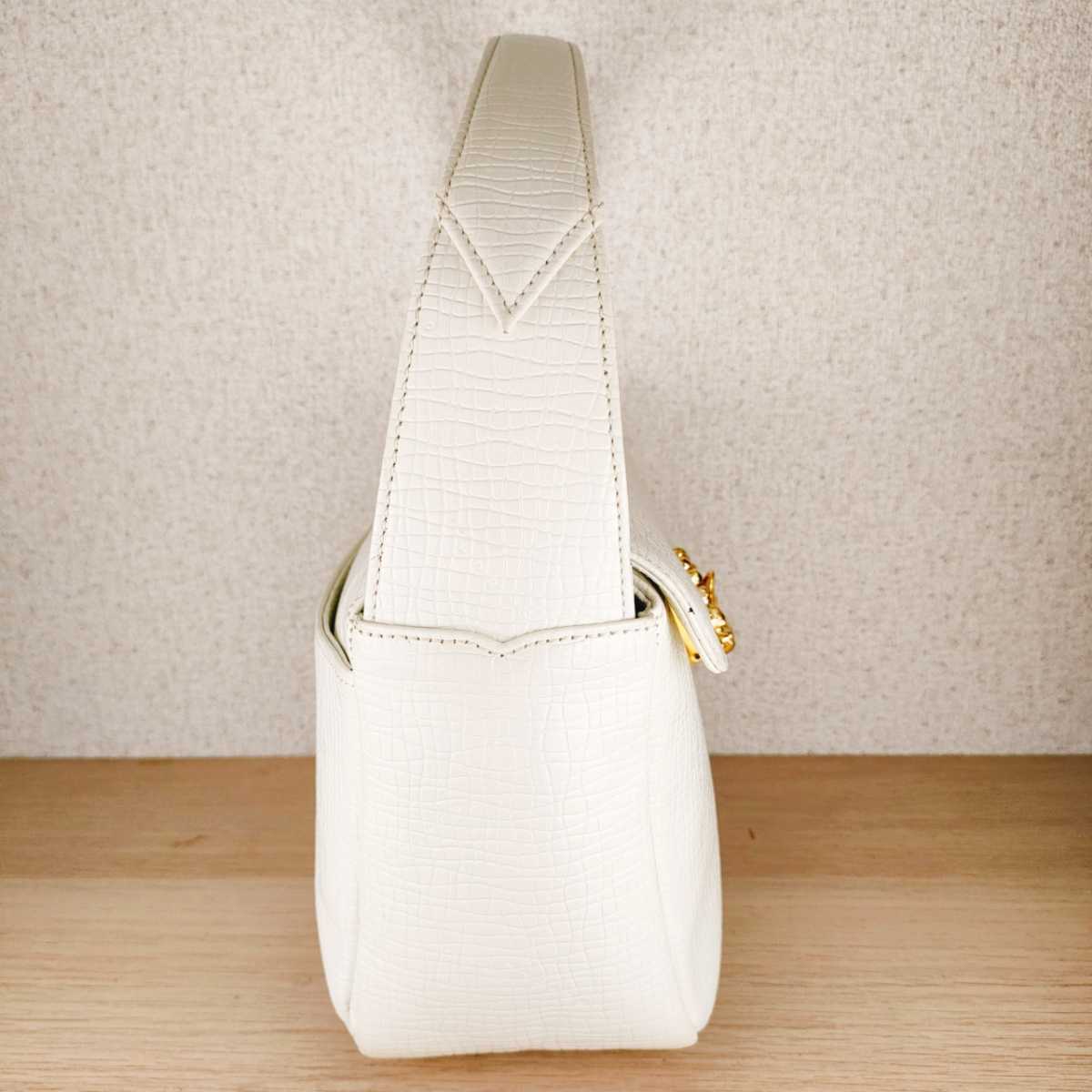 ウンガロ ungaro ハンドバッグ レザー ワンショルダーバッグ by 黒 ハンドバッグの通販 BAGMANIA 商品｜THE U 2way ungaro(ウンガロ) shoulder bag GN8316△*ungaro&frasl;ウンガロ*レザー*3way金具*フラップ*ワンハンドル