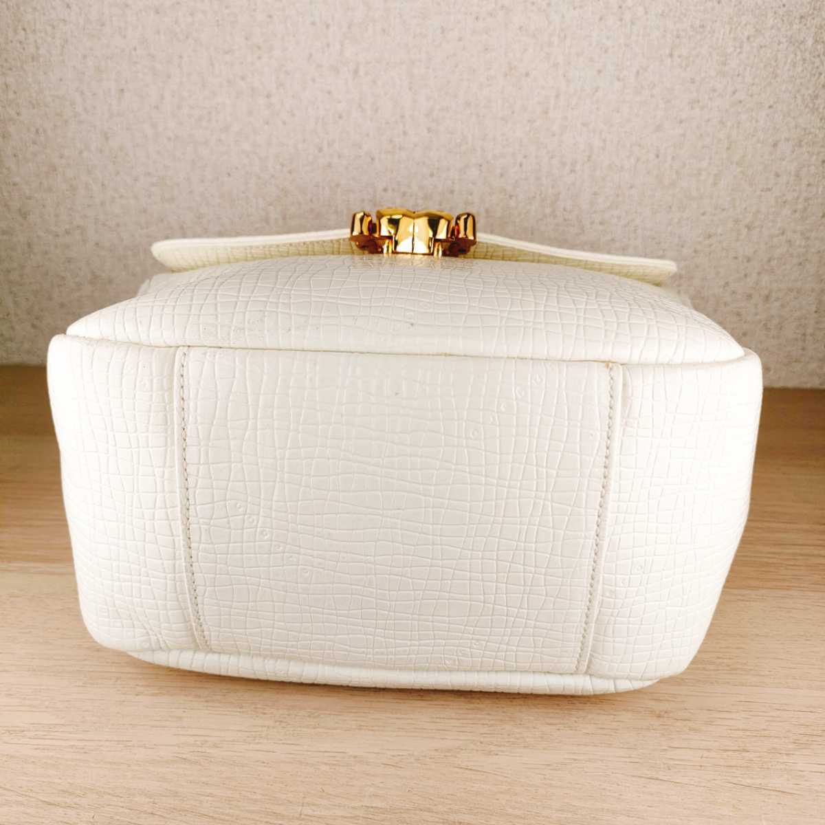 ウンガロ ungaro ハンドバッグ レザー ワンショルダーバッグ by 黒 ハンドバッグの通販 BAGMANIA 商品｜THE U 2way ungaro(ウンガロ) shoulder bag GN8316△*ungaro&frasl;ウンガロ*レザー*3way金具*フラップ*ワンハンドル
