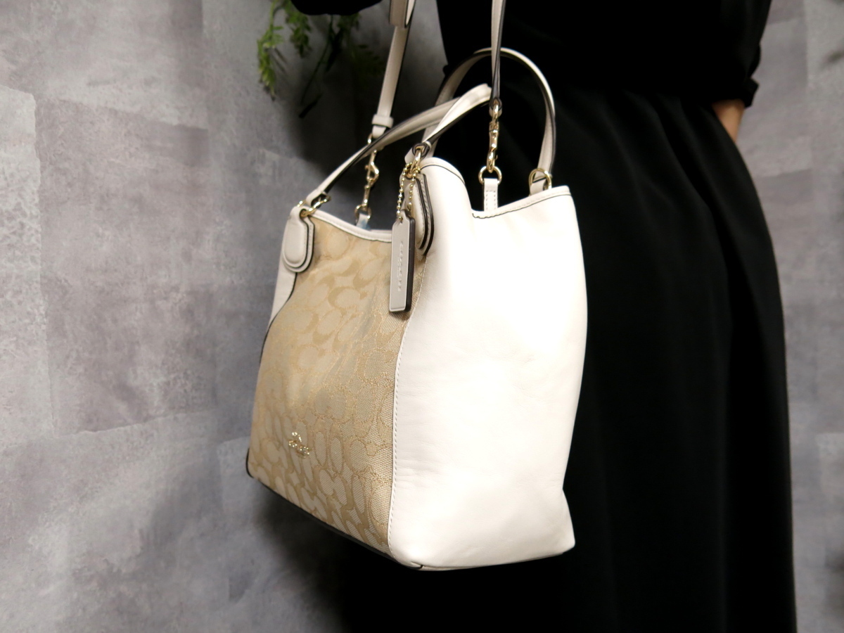 未使用●COACH コーチ●36370 イーディ●シグネチャー●キャンバス カーフ レザー 本革●2wayトート バッグ●ベージュ アイボリー●28497 コーチ シグネチャー COACH ウェイバリーバッグ (コーチ) キャンバス(トートバッグ
