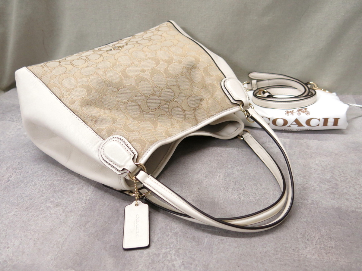 未使用●COACH コーチ●36370 イーディ●シグネチャー●キャンバス カーフ レザー 本革●2wayトート バッグ●ベージュ アイボリー●28497 コーチ シグネチャー COACH ウェイバリーバッグ (コーチ) キャンバス(トートバッグ