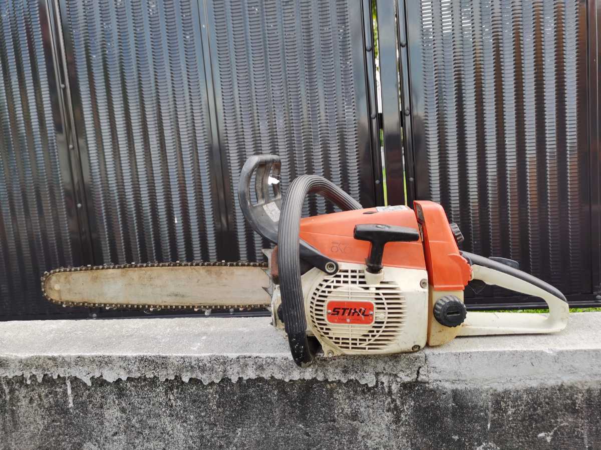 最安値，人気 STIHL 026 スチール エンジンチェンソー 切断 工具 剪定 
