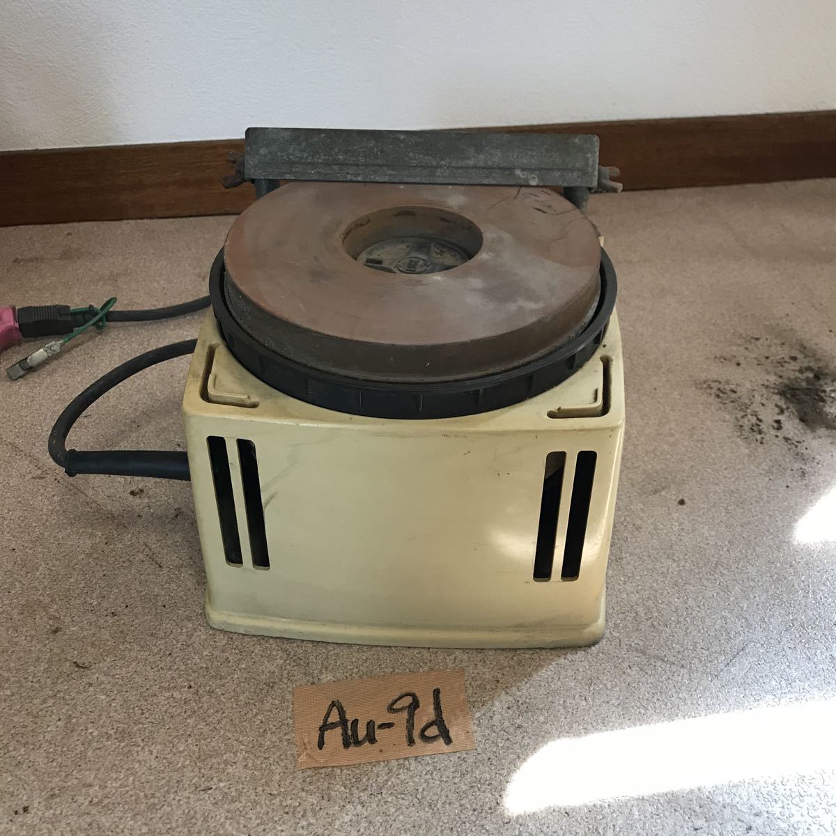 makita マキタ 刃物研磨機 9820 砥石寸法:外径200mm、穴径75mm、厚み 