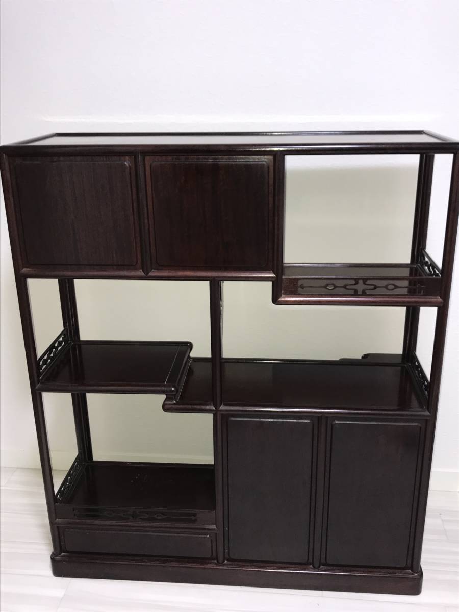 黒檀 ？唐木茶棚 飾り棚 飾棚 茶箪笥 サイドボード 置水屋 唐物 煎茶道具 和家具 唐木家具 木彫刻 透彫り 違い棚 　中古 唐木茶棚 飾り棚 飾棚 茶箪笥 サイドボード 置水屋 唐物 煎茶道具 和